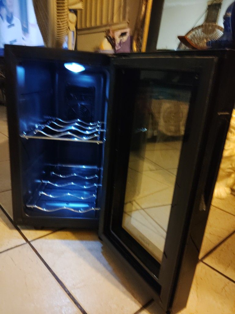 Black Haier Wine Cooler