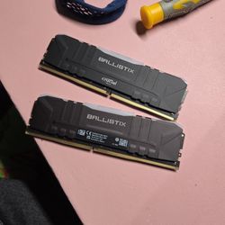 Crucial Ballistix  16GB(8Gx2)3200 DRAM RGB Desktop Gaming Memory BL2K8G32C16U4BL