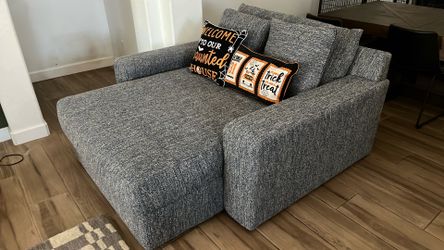 Great Comfy Chaise!