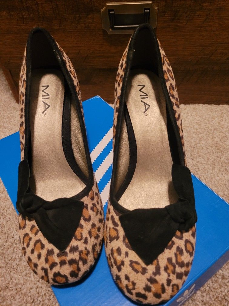 Leopard Print High Heel Pumps Size 7.5