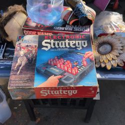 Stratego Vintage Electric Game