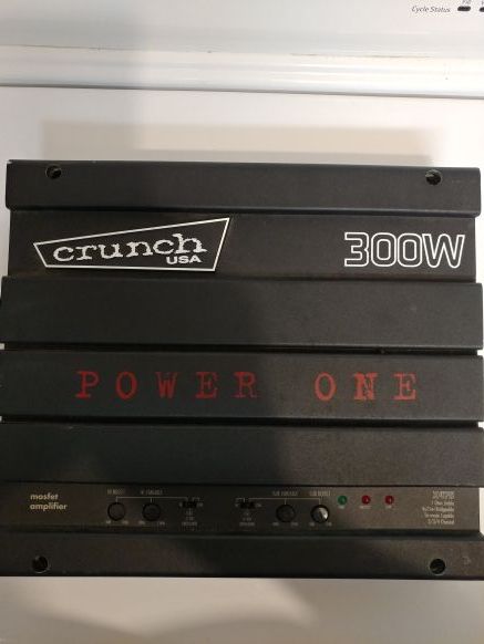 Crunch X475 300 watt 4 channel amp