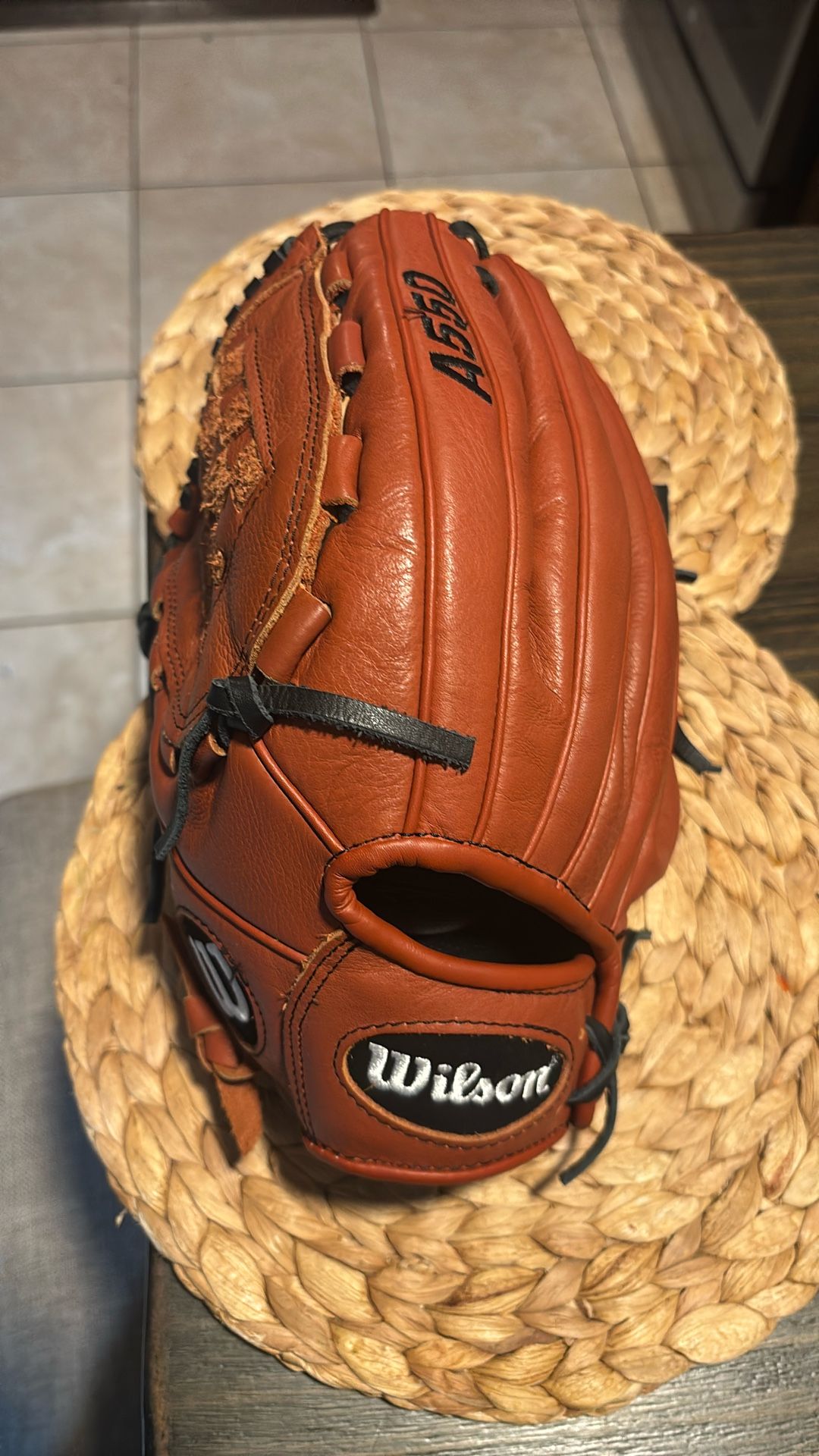 Wilson A550 Premium Leather 12” Little League Glove Left Hand Throw