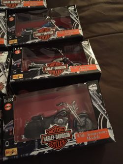 95th Anniversary 1:18 scale model Harley Davidson Motorcycles
