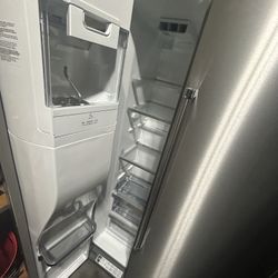 Refrigerator 