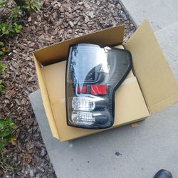 Toyota Tundra 2010 Rear Right Light