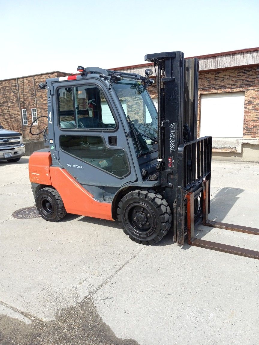 Toyota Low Hour 2018 Pneumatic Forklift