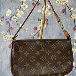 Louis Vuitton Floral Tote Bag for Sale in Smyrna, TN - OfferUp