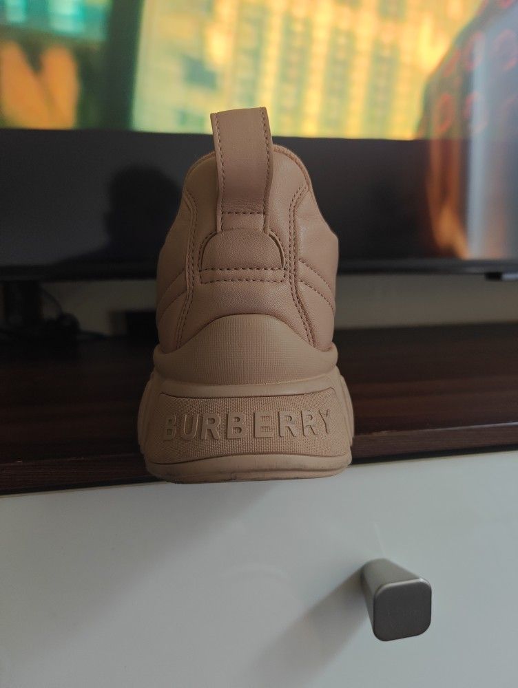 Burberry Classic Quilted Leather Sneakers Shoes Light Brown Size 41 1/2 NIB $850