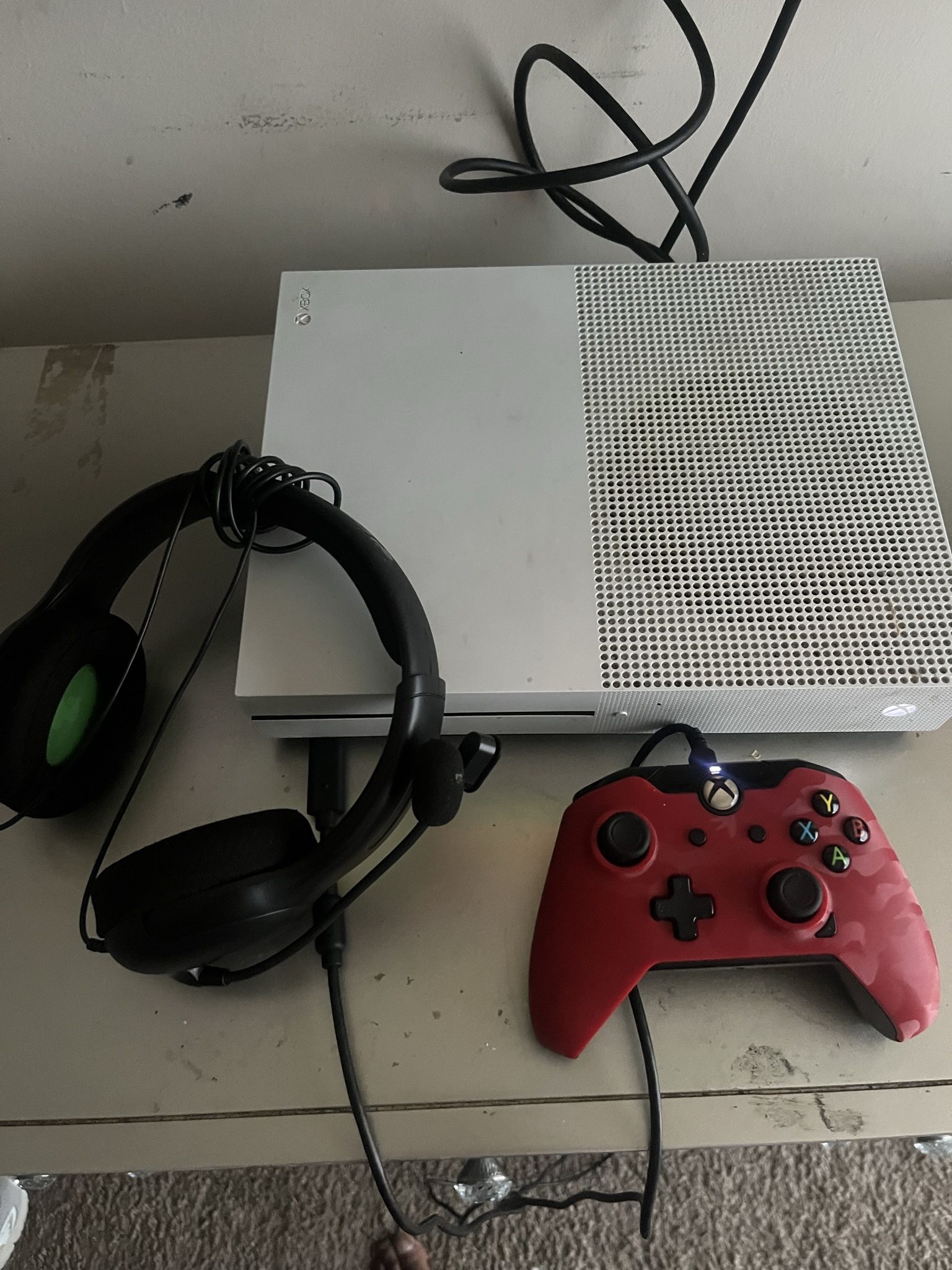 XBOX ONE With 2 Controllers( Blue Wireless$50) (Red Wired)