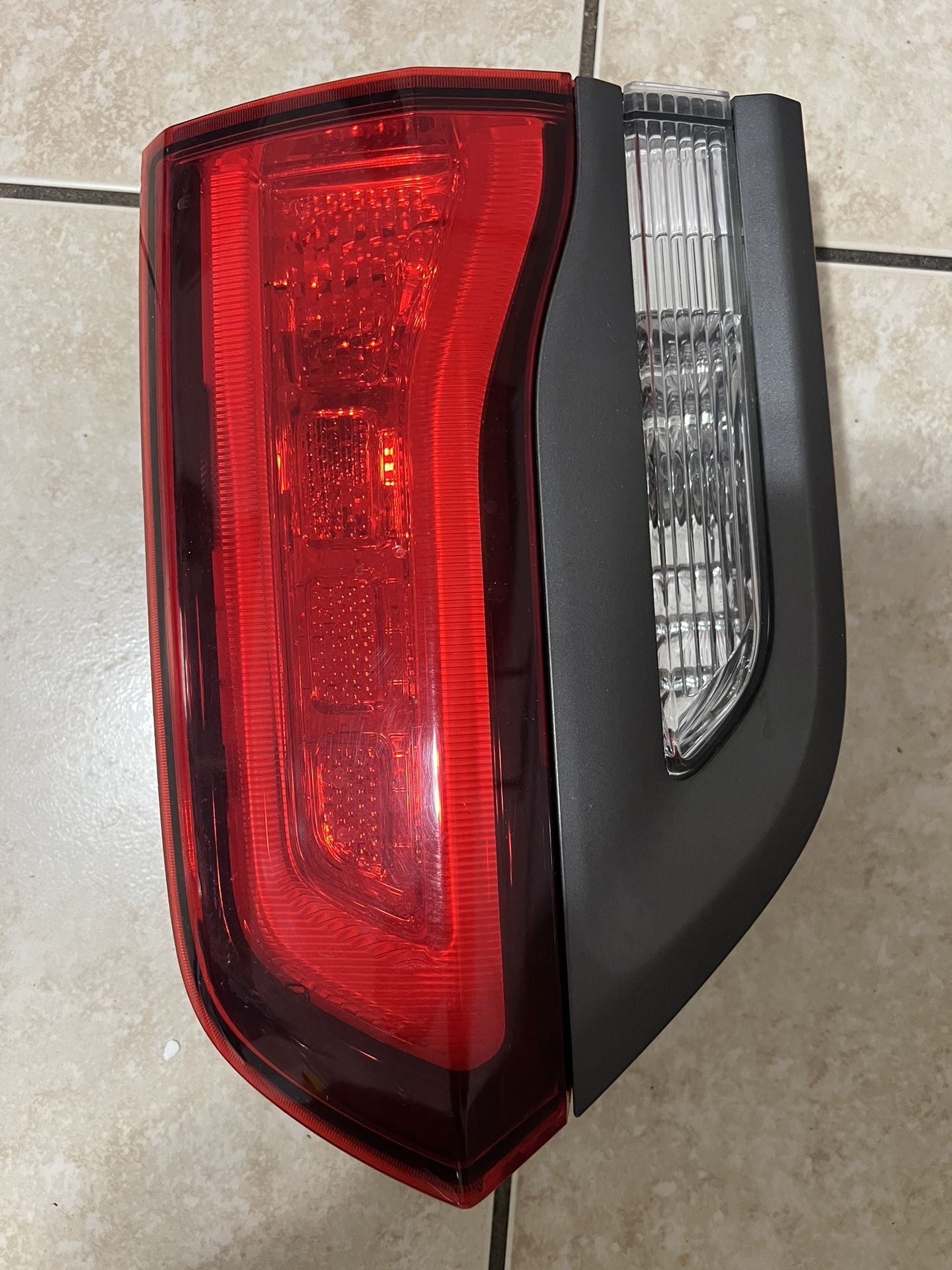 Right Taillight Grand Cherokee