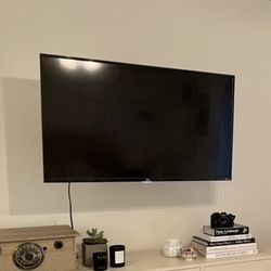 40" 3-Series HD Roku Smart TV 