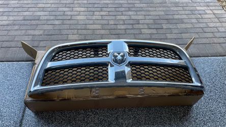 2013 to 2018 Ram 2500 Grille
