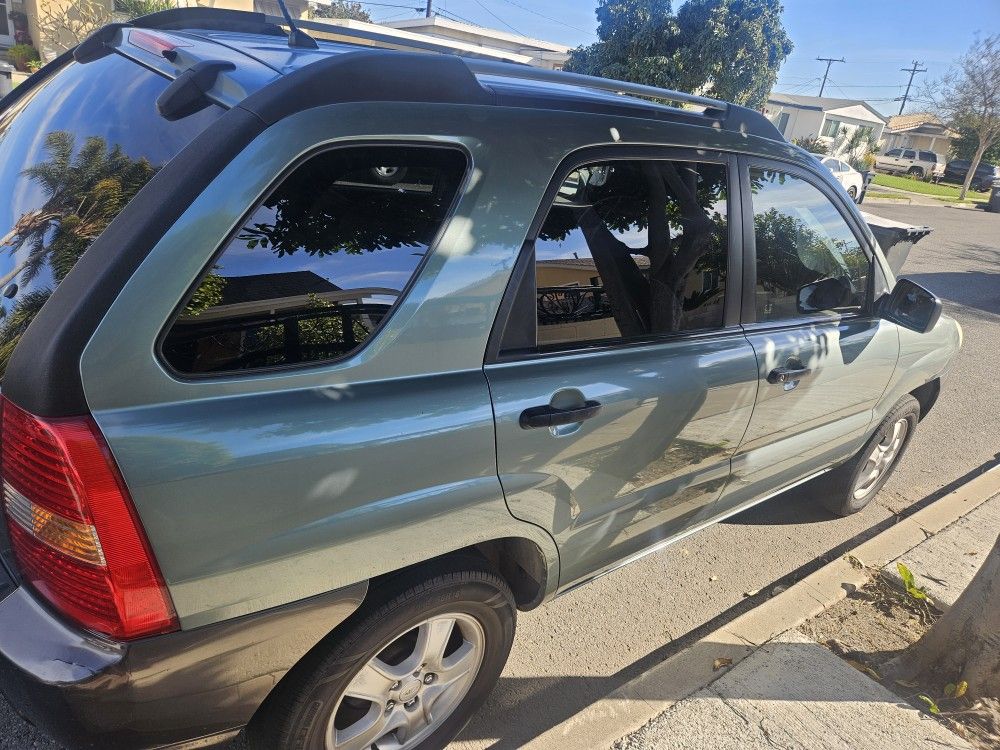 2007 Green Kia Sportage