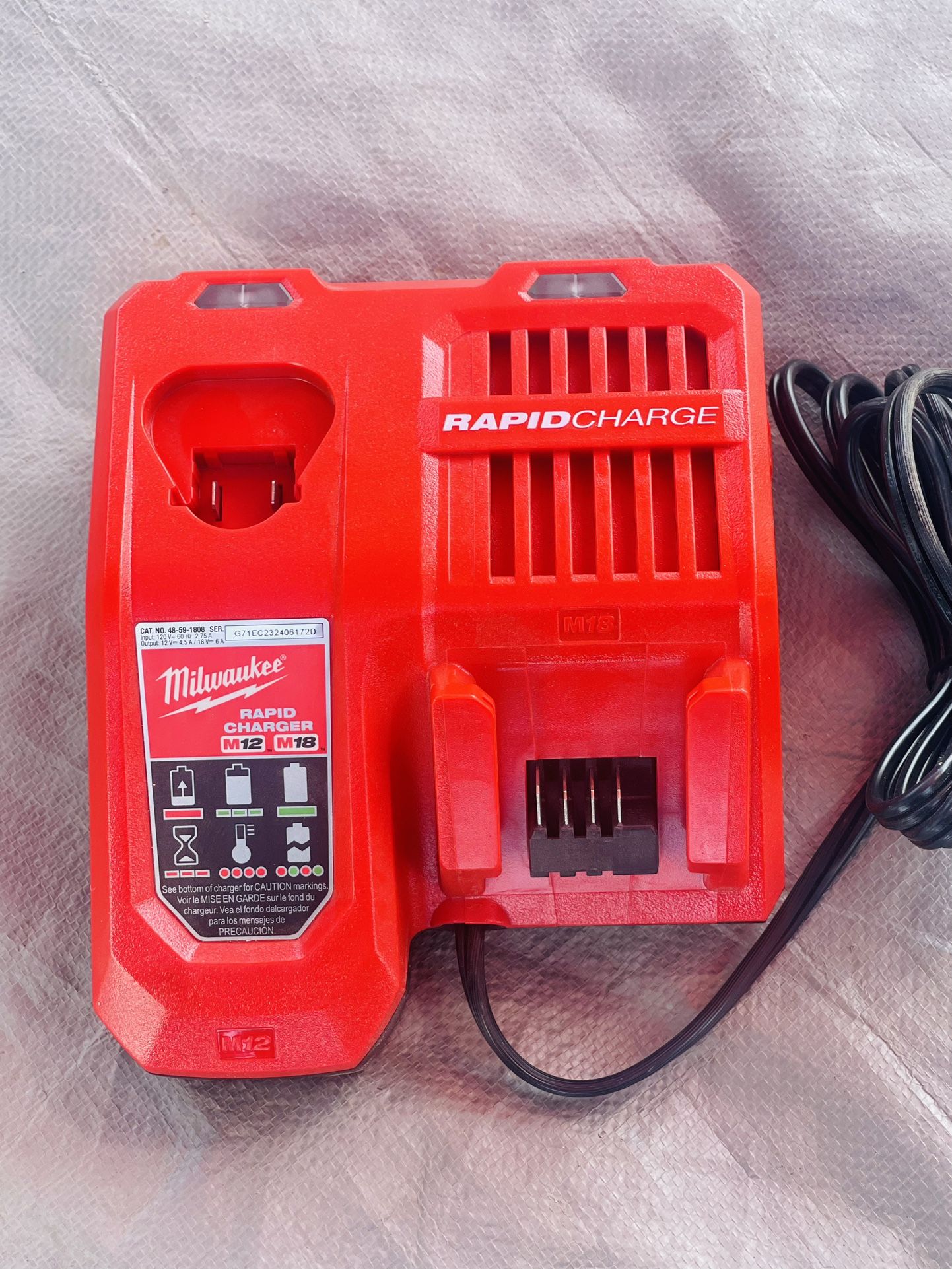 Milwaukee M12 and M18 12-Volt/18-Volt Lithium-Ion Multi-Voltage Rapid Battery Charger