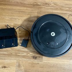 Roomba Vacuum 