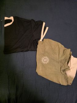 Fashion Black And White Top & Vans Olive Green Short Sleeve Tye Dye Top