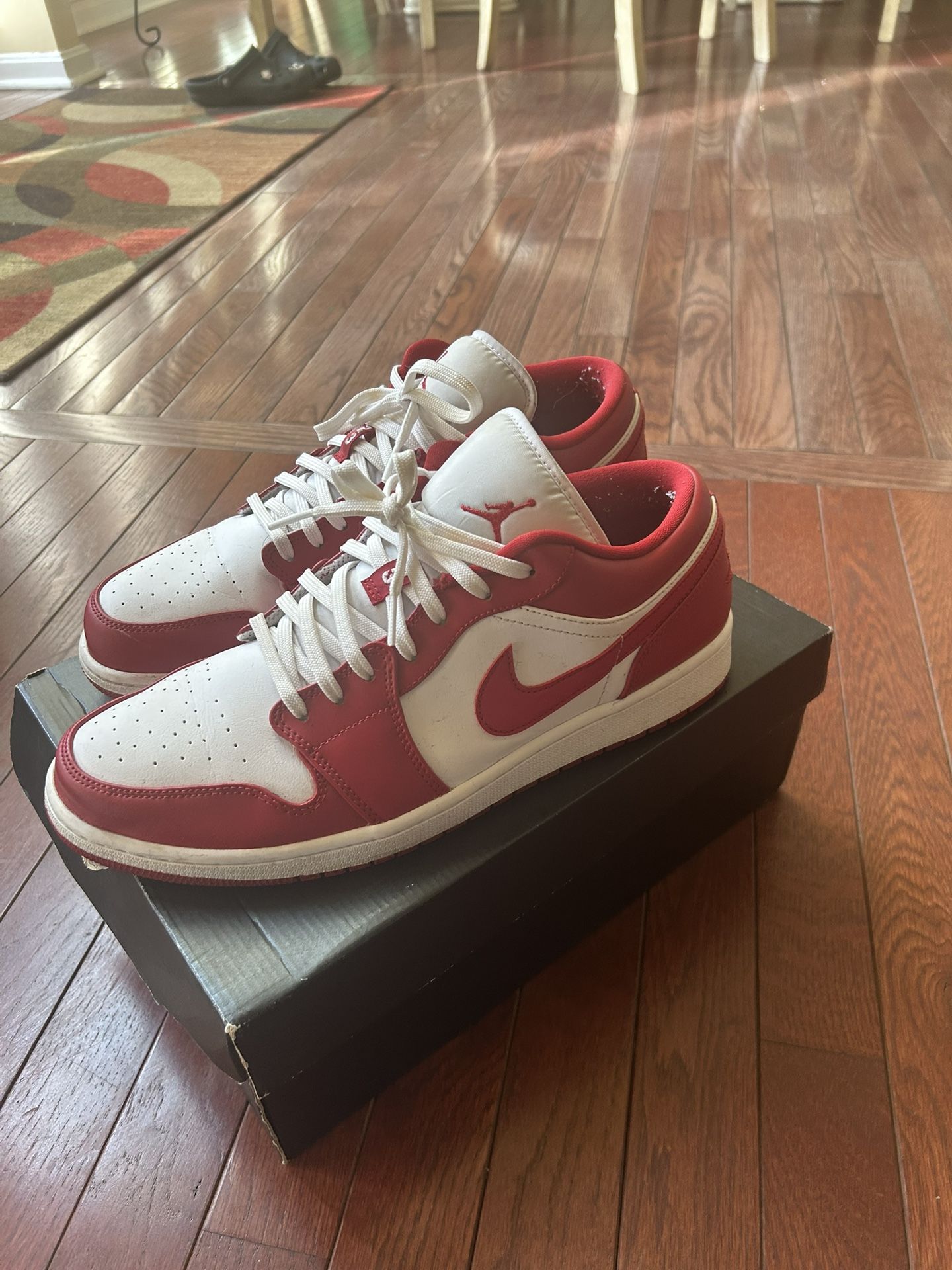 Jordan 1 Low Gym Red
