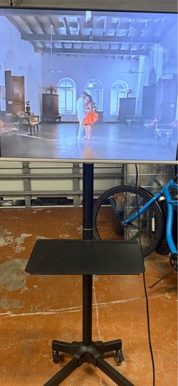 Mobile on wheels with Computer Monitor / TV 43 Inch