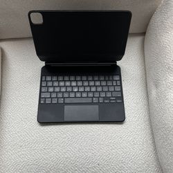 Magic Keyboard For iPad Pro 11”