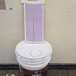 Cubeta De Pintura Morada