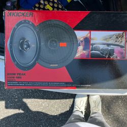 KICKER SPEAKERS 