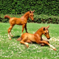 Breyer 1997 Chestnut/Sorrel Ambers & Ashley Morgan Fillies Set 4197 / 489, Retired