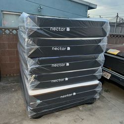 Nectar Mattress On Sale.    Nectar Premier Medium Firm Gel Memory Foam 13" Queen Mattress.    Delivery Available.