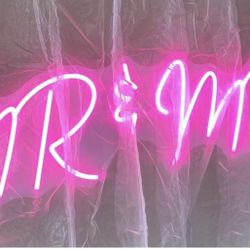 Neon Sign “Mr & Mrs” 40”