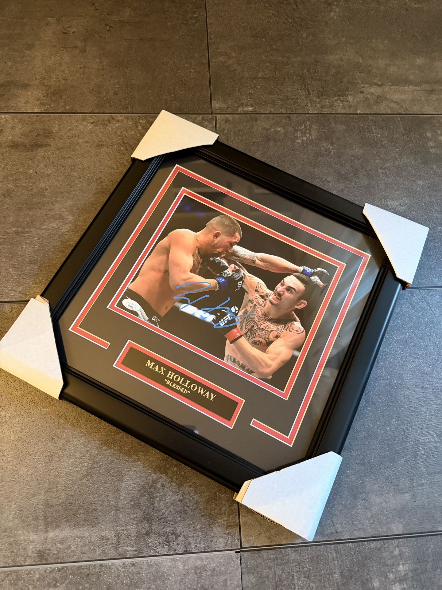 Max Holloway Autograph