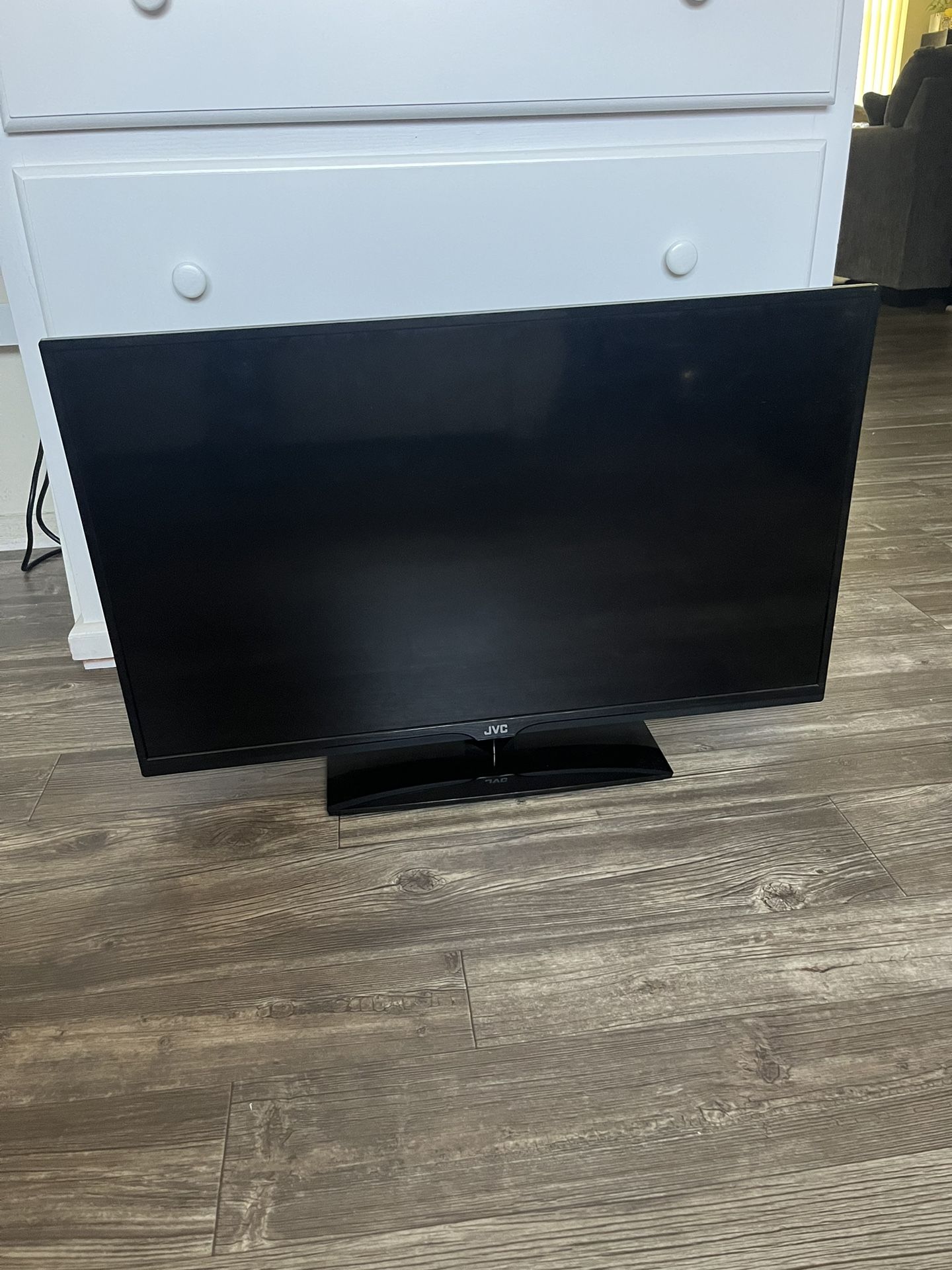 JVC 28-inch TV