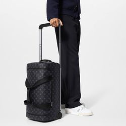 Louis Vuitton Horizon Soft Duffle 55  Black Monogram Travel Suitcase M23162