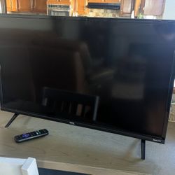 32" TCL Roku Smart TV 1080p - Great Condition