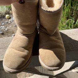 Women Ugg’s - Size 5