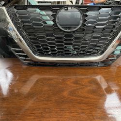Nissan Altima SR Grille Part