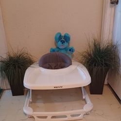 Adjustable Baby Walker, Activity Center In Loxahatchee Fl. (Cash Only)