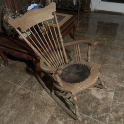 Antique 1890s Rocking Chair (Crack)