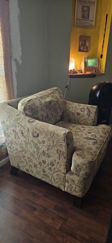 Beautiful Pair Of Couch Chairs