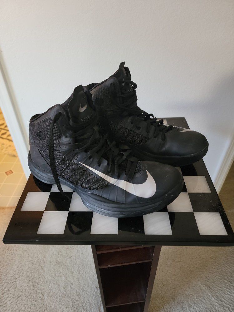 Nike Hyperdunk Basketball Shoes, Size 10.5