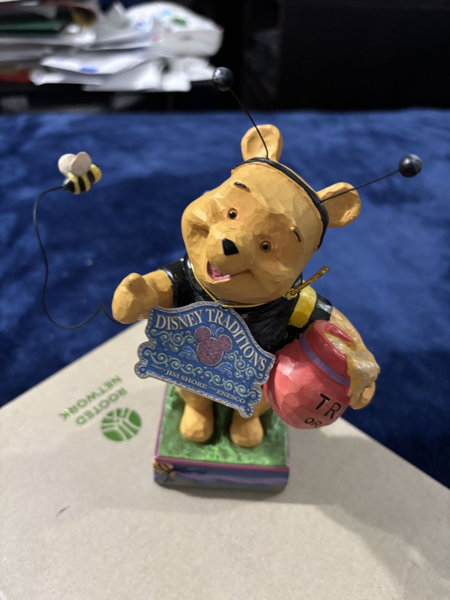 Jim Shore Disney Traditions Showcase Halloween Bumble Pooh (contact info removed) Enesco NEW