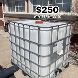 250 GAL WATER TANK 