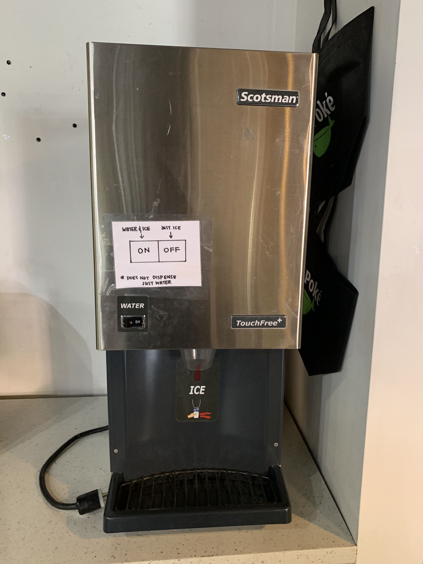 Scotsman Ice & water dispenser