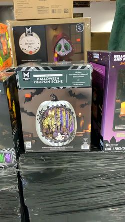Member's Mark Pre-Lit Halloween Pumpkin Scene $25