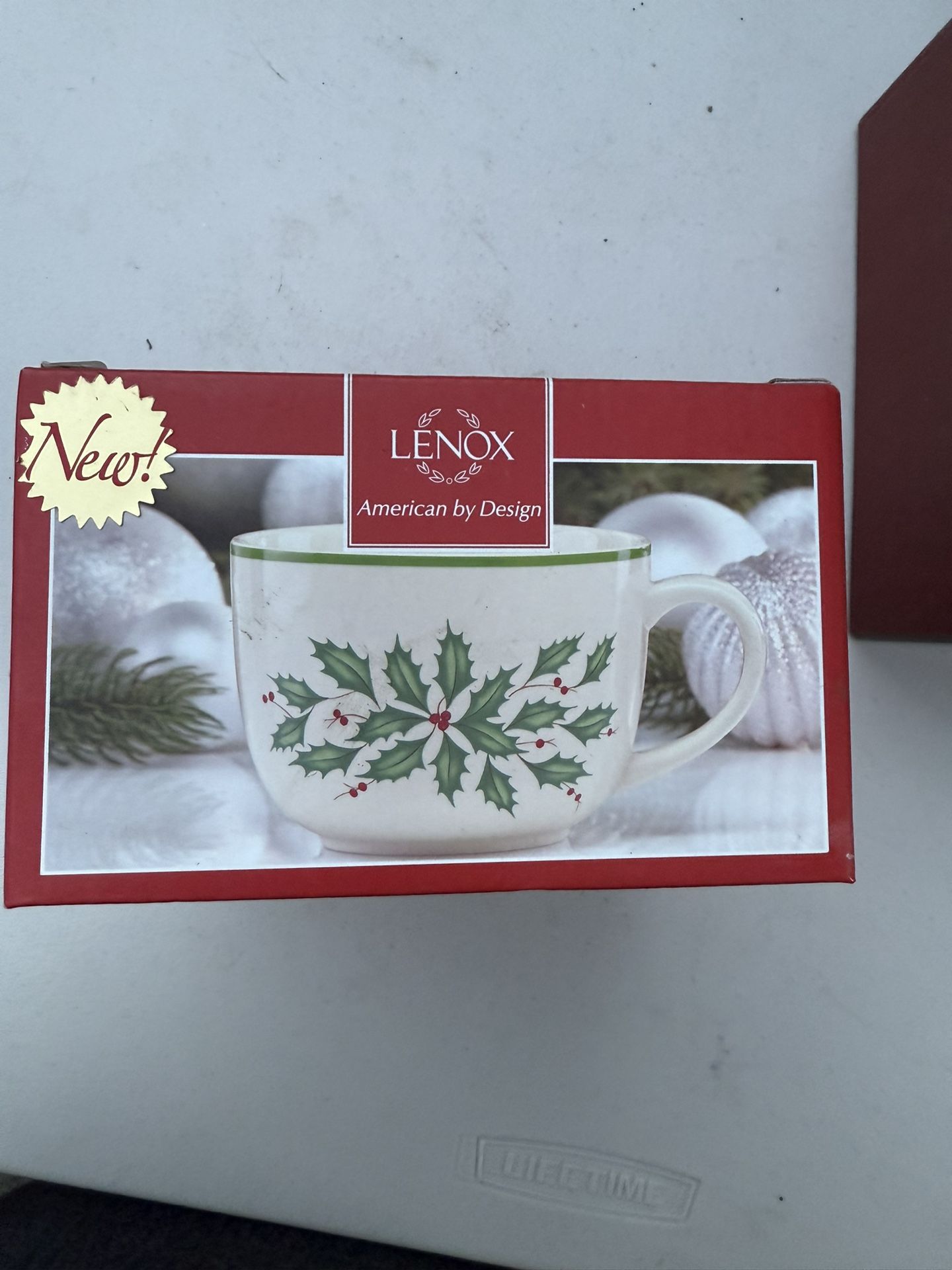 Lenox Holly Cup/bowl