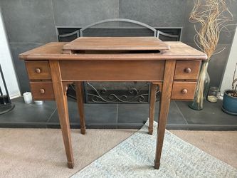 Vintage Singer Sewing Machine with Table