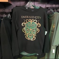 Universal Studios Exclusive WICKED Emerald City Sweatshirt Pullover Size XL NWT