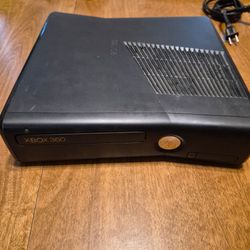 XBOX 360 slim (BLACK)