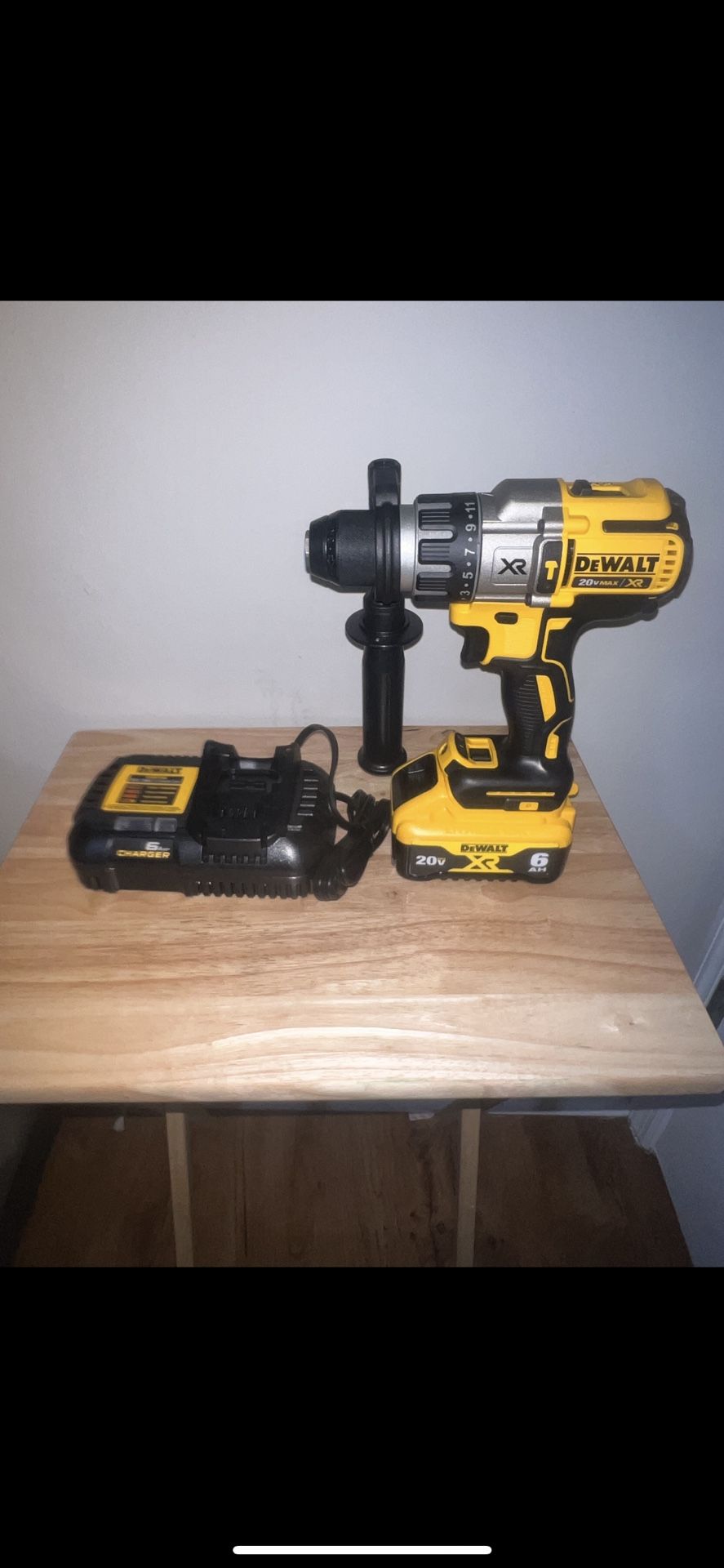 Dewalt DCD996BR 20V MAX XRRotary Hammer with 6 amp thistles and 6 battery