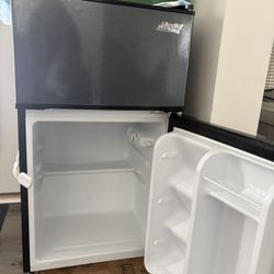 Arctic King Mini Fridge NOT WORKING 