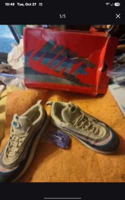True, collectible. Find another pair with original box. 9.5 Sean Wotherspoon, Nike's